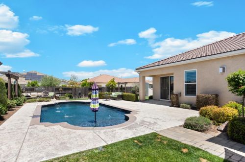 239 Clendenin Pkwy, Ripon CA  95366-9497 exterior