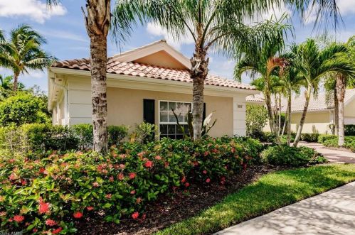 8000 Wilfredo Ct, Naples, FL 34114-2693