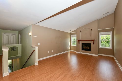 2782 Hidden Dr, Milwaukee, WI 53235-5454