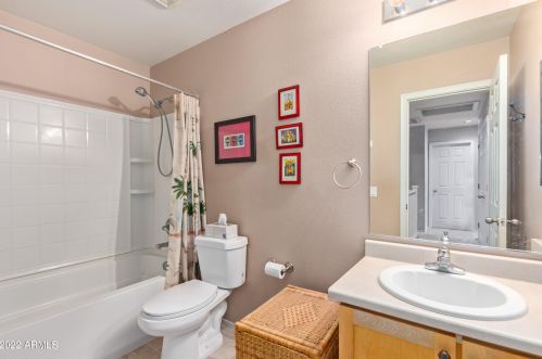 2852 Dunbar Dr, Phoenix AZ  85042-6074 exterior