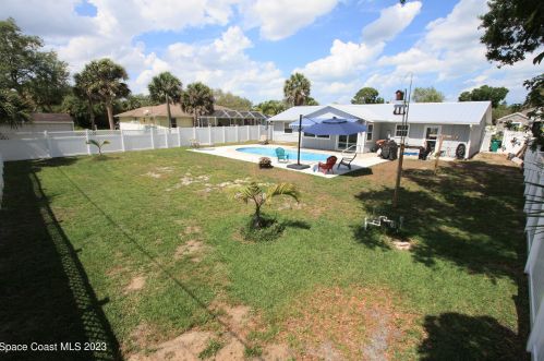 1509 Polynesian Ln, Sebastian FL  32958-6535 exterior