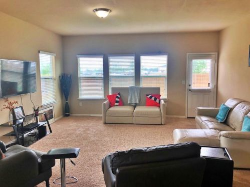 405 Moulins Ln, Georgetown TX  78626 exterior