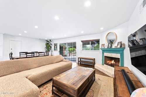 3360 Big Spg Ave, Simi Valley CA 93063-1316 exterior