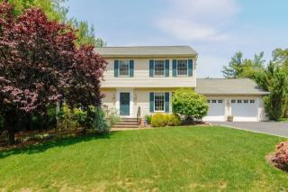 1 Rock Rdg Rd, Mahwah NJ  07430-2252 exterior