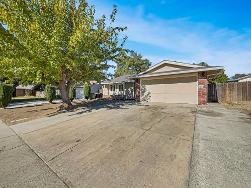 3931 Bainbridge Dr, North Highlands, CA 95660-2813