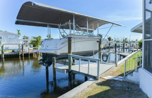 11581 Dogwood Ln, Fort Myers Beach FL  33931-7130 exterior