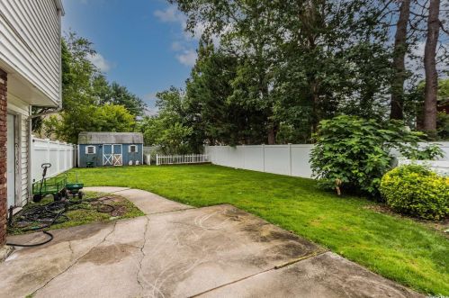 292 Parkside Ave, Miller Place NY  11764-3521 exterior
