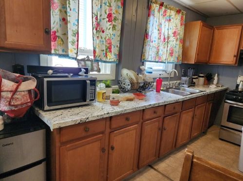 38 Atlantic Ave, Providence RI 02904-3249 exterior