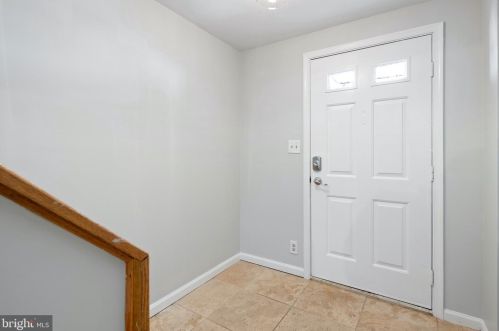 3 Carolina Ct, Wilmington, DE 19808-4064
