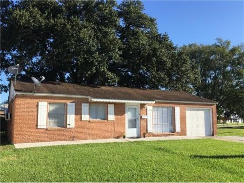 104 Carmen Dr, Westwego, LA 70094-2717