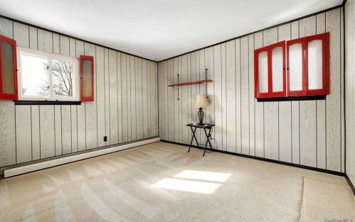 10 Pollok Pl, Hicksville NY 11801-2220 exterior