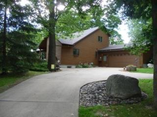 630 Timber Dr, Waupaca, WI 54981-1059