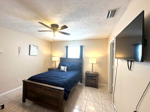 2062 Floresta Dr, Fort Pierce FL  34984-4706 exterior