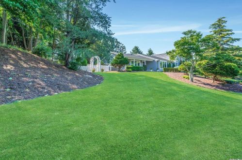 15 Frost Valley Rd, Mount Sinai NY  11766-1401 exterior