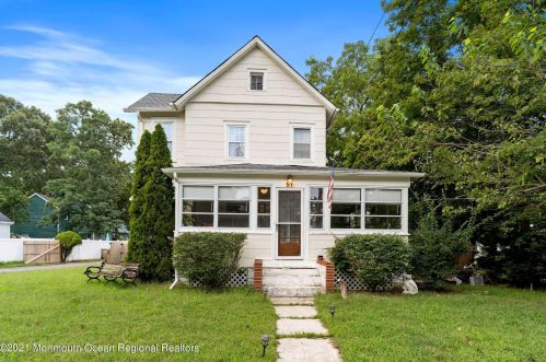 51 Butler Blvd, Berkeley Township NJ  08721-3064 exterior