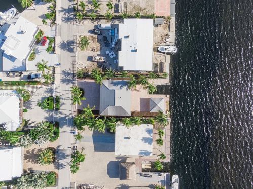 632 Island Dr, Key Largo FL  33037-4808 exterior