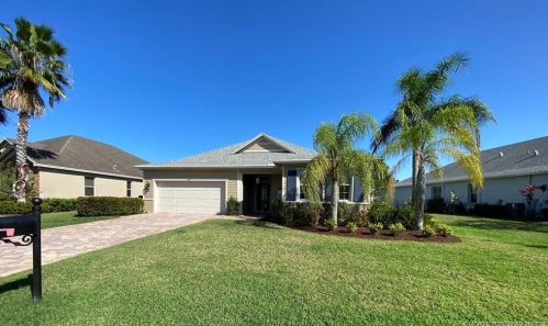 564 Sun Cir, Palm City, FL 34990-1540