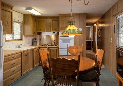 391 Montclair Dr, Big Bear City CA  92314-8800 exterior