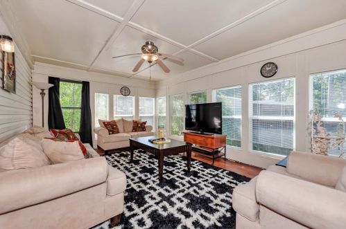 208 Cv Vw Dr, Chita TX  75862-8446 exterior