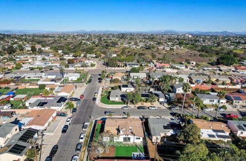 4190 Datcho Dr, San Diego CA 92117-4621 exterior