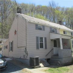 102 Main St, Glendon, PA 17948-2646