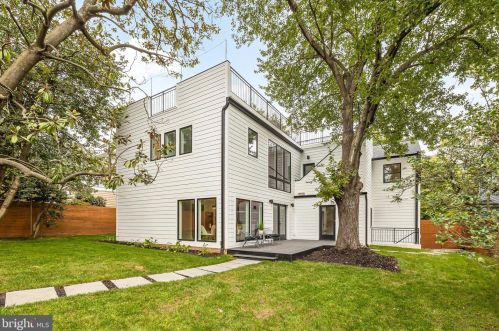 4624 Asbury Pl, Washington DC  20016-4325 exterior