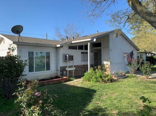 69 Beamer St, Woodland, CA 95695-2749