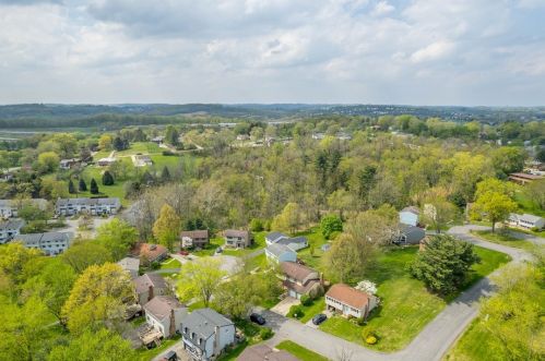 1220 Harvest Ct, Bridgeville PA  15017-1108 exterior