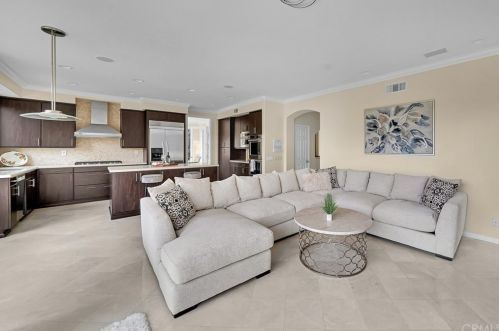 6471 Morningside Dr, Huntington Beach CA  92648-6106 exterior