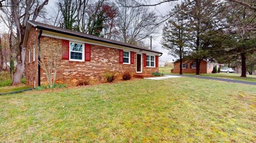 120 Sarah St, Mount Airy, NC 27030-9764