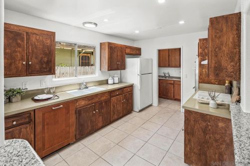 6227 Buisson St, San Diego CA 92122-2246 exterior