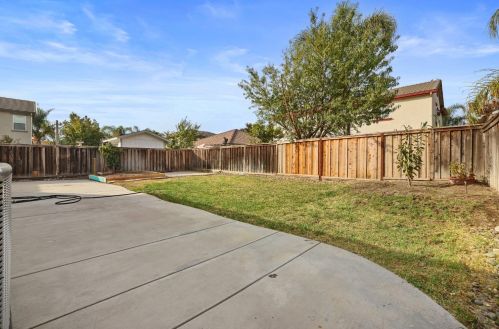 17769 Golden Spike Trl, Lathrop CA  95330-9373 exterior