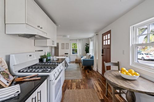 1000 Glendora Ave, Oakland CA  94602-1417 exterior