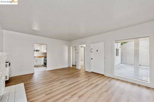 319 Foothill Blvd, Oakland CA  94606-2322 exterior