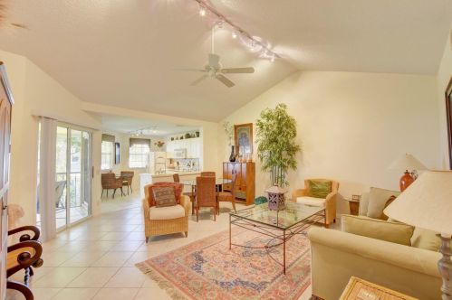 6557 Via Regina, Boca Raton, FL 33433-3912