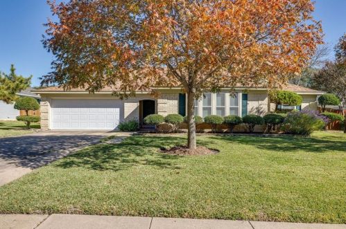 320 Haywood Dr, Fort Worth, TX 76126-4006