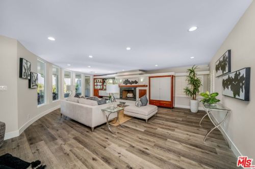 22733 De Kalb Dr, Calabasas CA  91302-4805 exterior