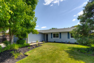 8274 Newfield Cir, Sacramento, CA 95828-4915