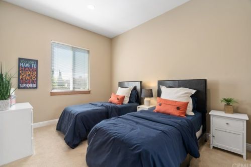 607 Gertruda Ave, Redondo Beach CA  90277-2132 exterior