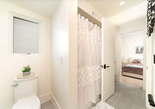 231 Seal Beach Blvd, Seal Beach CA  90740-2633 exterior