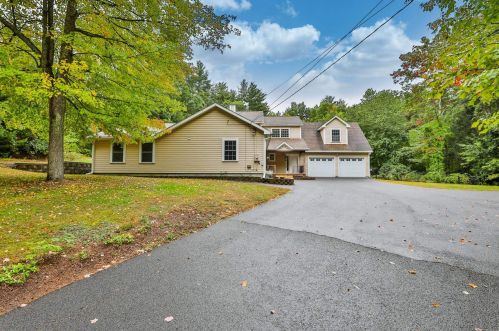 1128 Hollis St, Nashua, NH 03062-1232