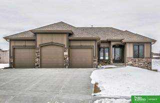 6909 Harvest Dr, Omaha, NE 68133-2128