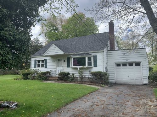 22 Wendover Dr, Poughkeepsie, NY 12601-6010