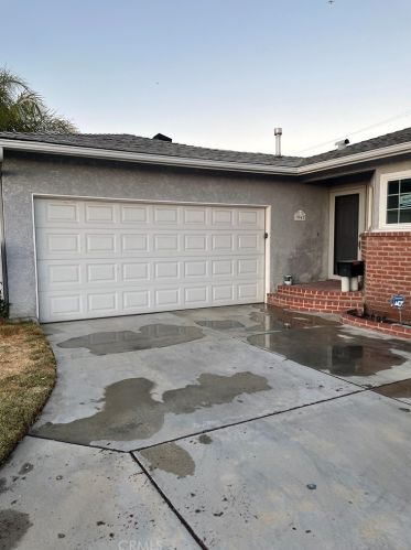 9542 Tweedy Ln, Downey, CA 90240-3139