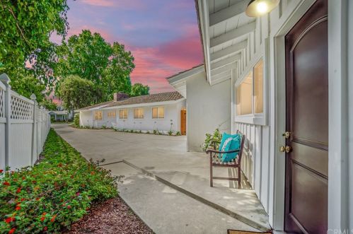 1651 Greenbrier Rd, Long Beach, CA 90815-3924