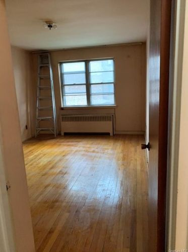2914 Middletown Rd, Bronx NY  10461-5307 exterior