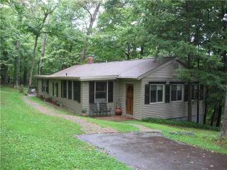 2938 Bardonner Rd, Gibsonia, PA 15044-8220