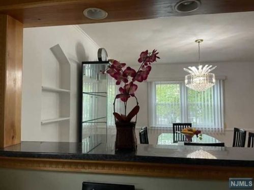 71 Jasper Ave, Teaneck NJ  07666-3816 exterior