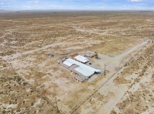 5041 Avenue, Lancaster CA  93534-7428 exterior