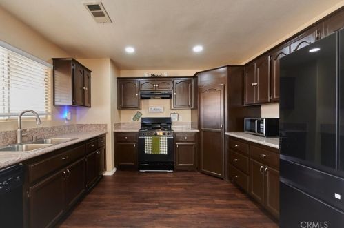 12321 Georgia Ct, Victorville CA  92392-7470 exterior